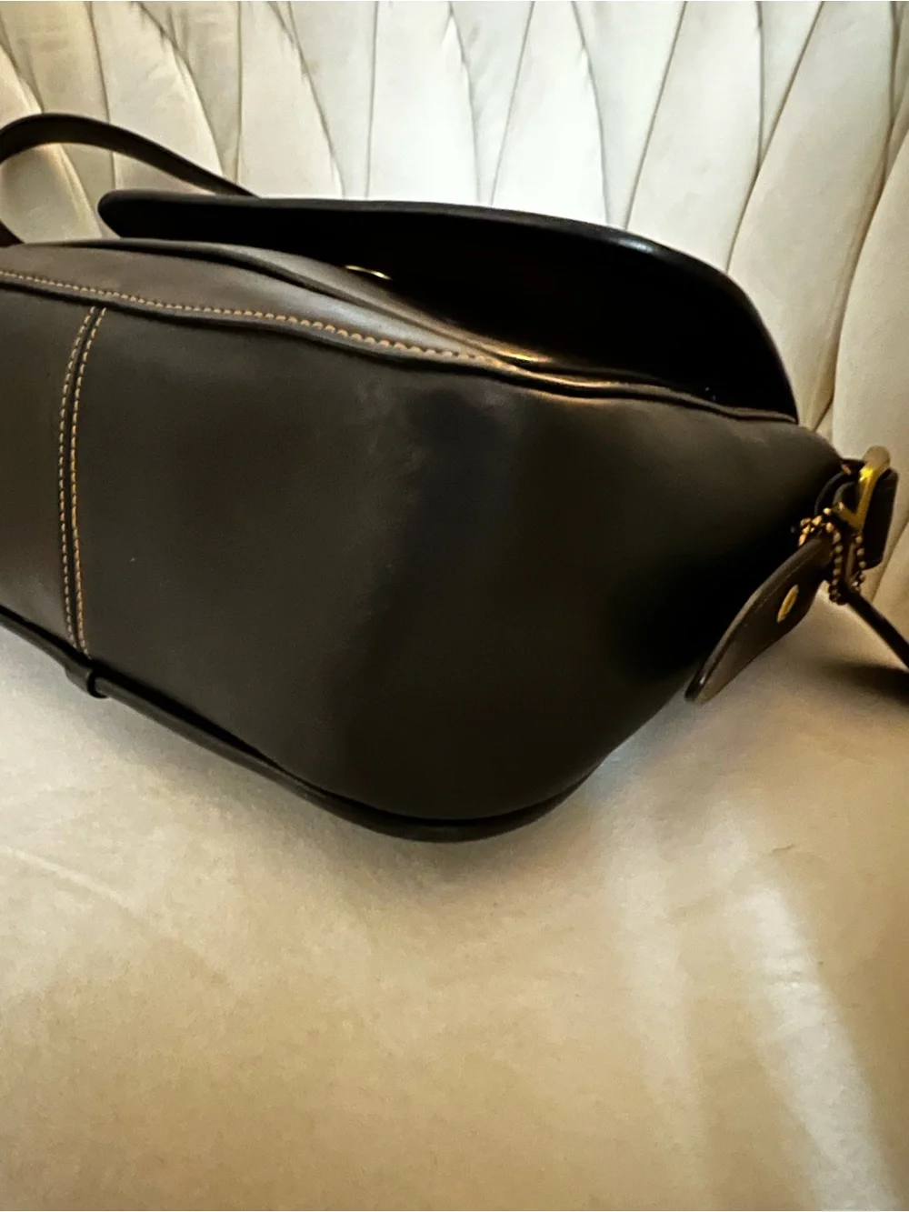Coach Rambler's Legacy Bag in black glovetanned leather with brass hardware - Picture 7 of 9